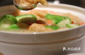 Hand-Beaten Fish Dumplings with Tender Melon