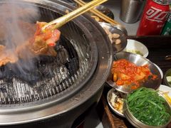 -围炉肉舍•炭烤活鳗•丹东海鲜烤肉(步行街店)