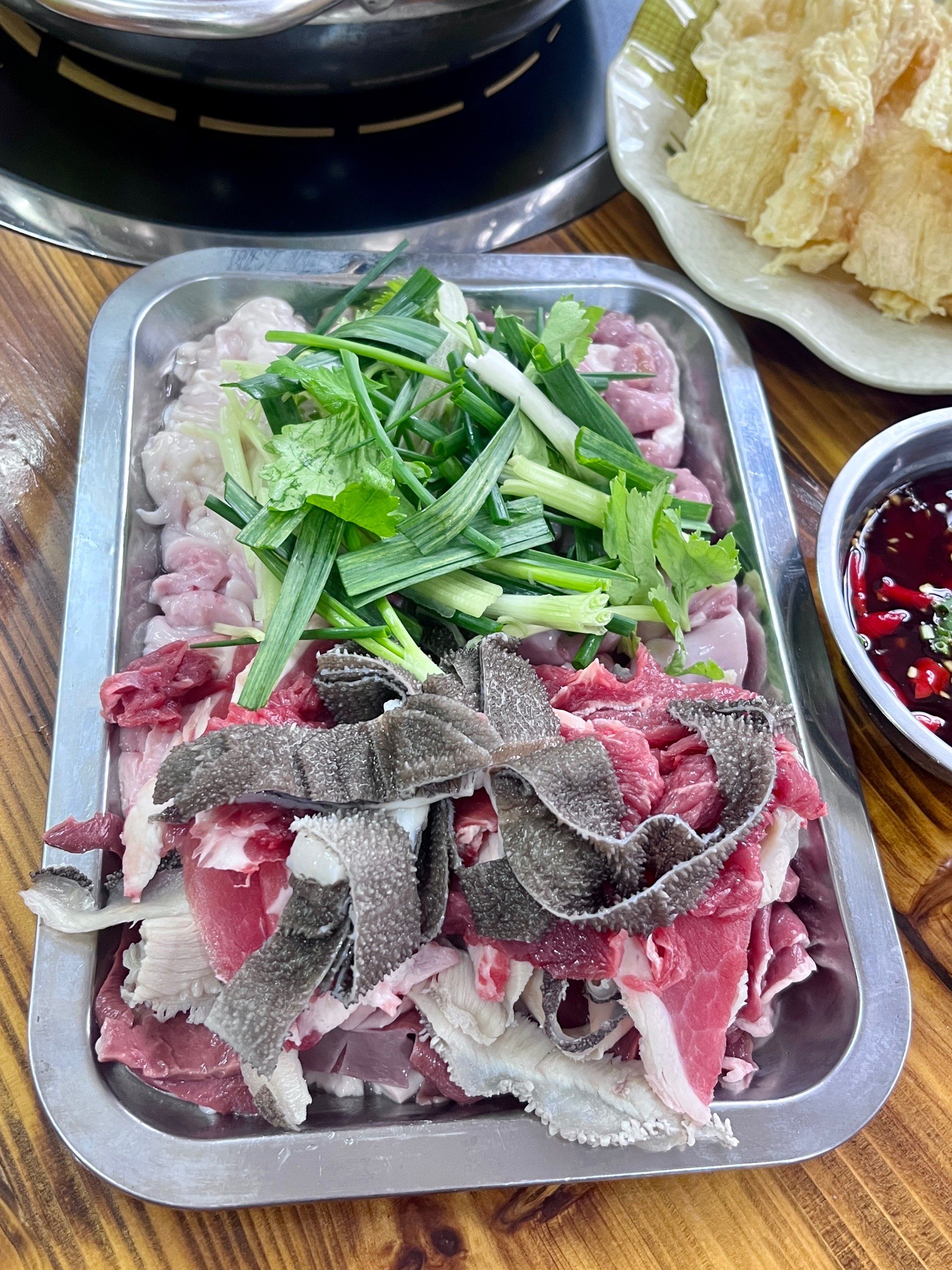 n◎锅底醇厚,煮出来的牛肉更是鲜香四溢!⑨忍不住干饭