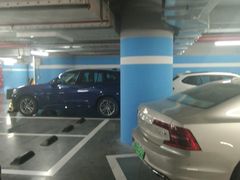 -白玉兰广场停车场