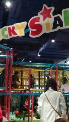 -LuckyStar幸运星家庭娱乐中心(东莞国贸店)