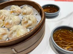 蟹粉鲜肉馅-馋三尺蟹粉小笼(人民广场店)