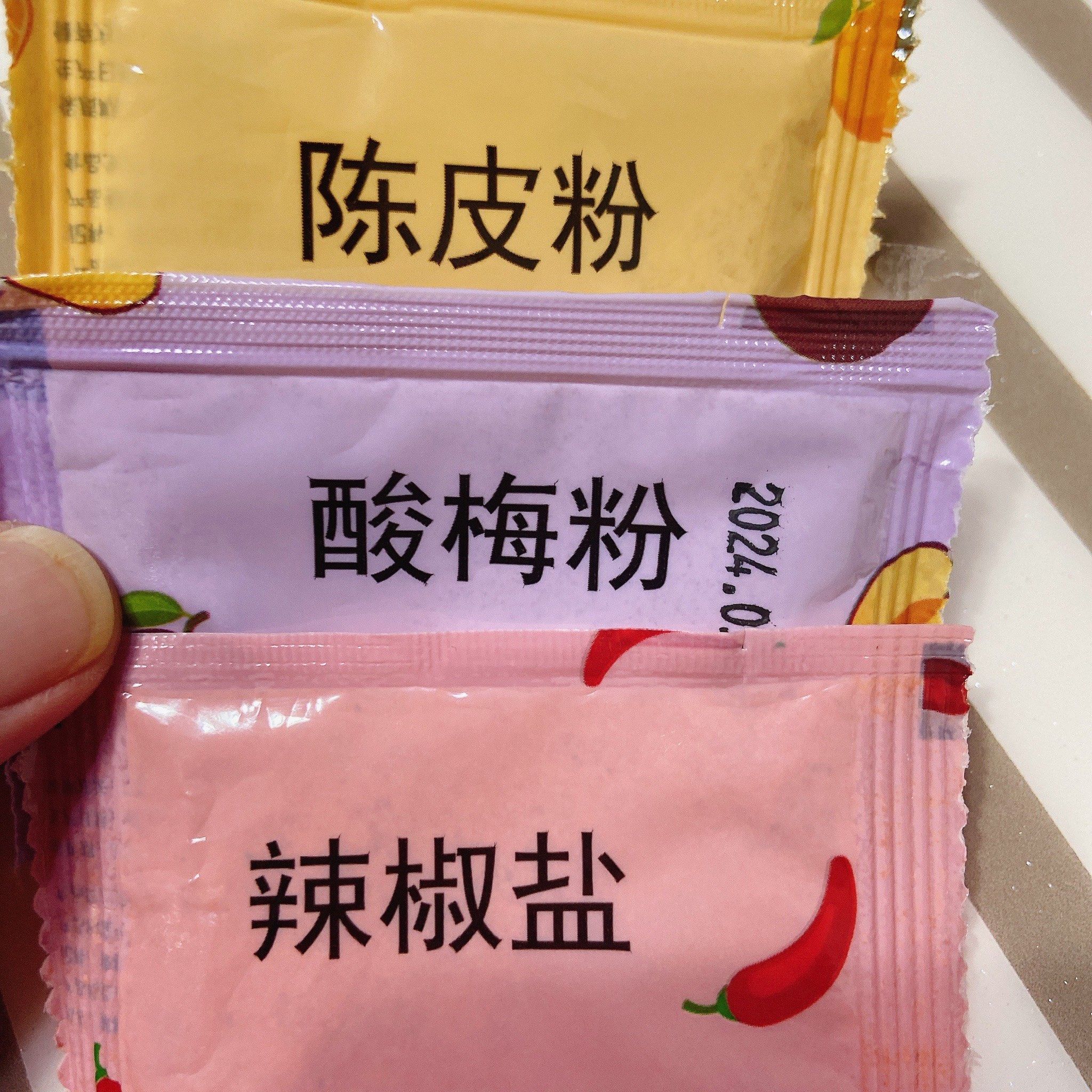 芒果条蘸调料吃,个人最喜欢酸梅粉