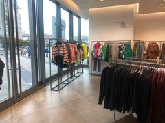 -URBAN REVIVO(上海中庚漫游城店)