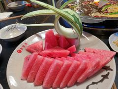 -茅草房·河畔园林火锅