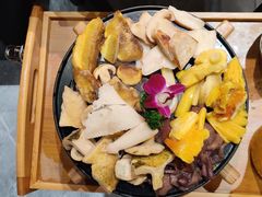 -一朵菌·野生菌探索家火锅(南亚店)