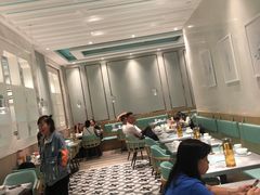 大堂-姚姚酸菜鱼·金戈戈香港豉油鸡(喜荟城联名店)