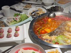 -茅草房·河畔园林火锅