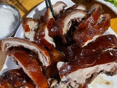 -黄记四更烤乳猪店