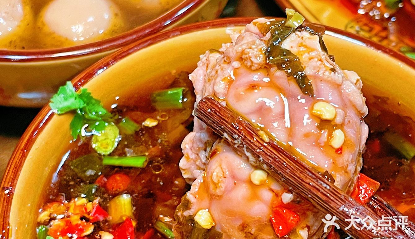 乐山最好吃的脑花面🍜为了它坐动车也要去吃