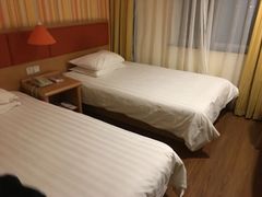 -雅悦酒店(苏州东吴北路宝带路地铁站店)