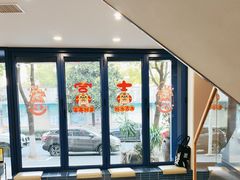 -伟伟宠物医院·CT影像中心·瑞派犬猫综合性门诊(汉口总院)