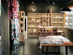 -三亚火车头万人海鲜广场