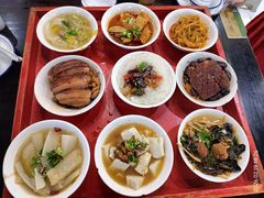 -蓝田九大碗民俗食府(蓝田店)