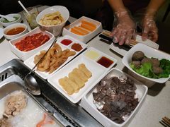 -海底捞火锅鲜切牛肉主题店(长寿路店)
