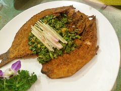 丽江纳西烤鱼-香巴拉云南餐厅(华莱坞店)