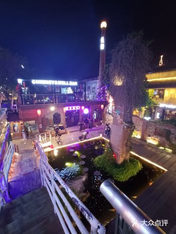 特别是有家叫大叔烤肉的闻起来特别香