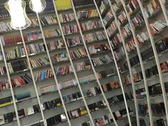 -钟书阁(松江泰晤士小镇店)