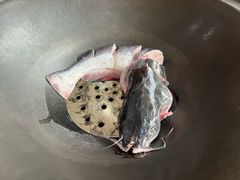 -老刘生态大鱼坊铁锅炖鱼(赛马场店)