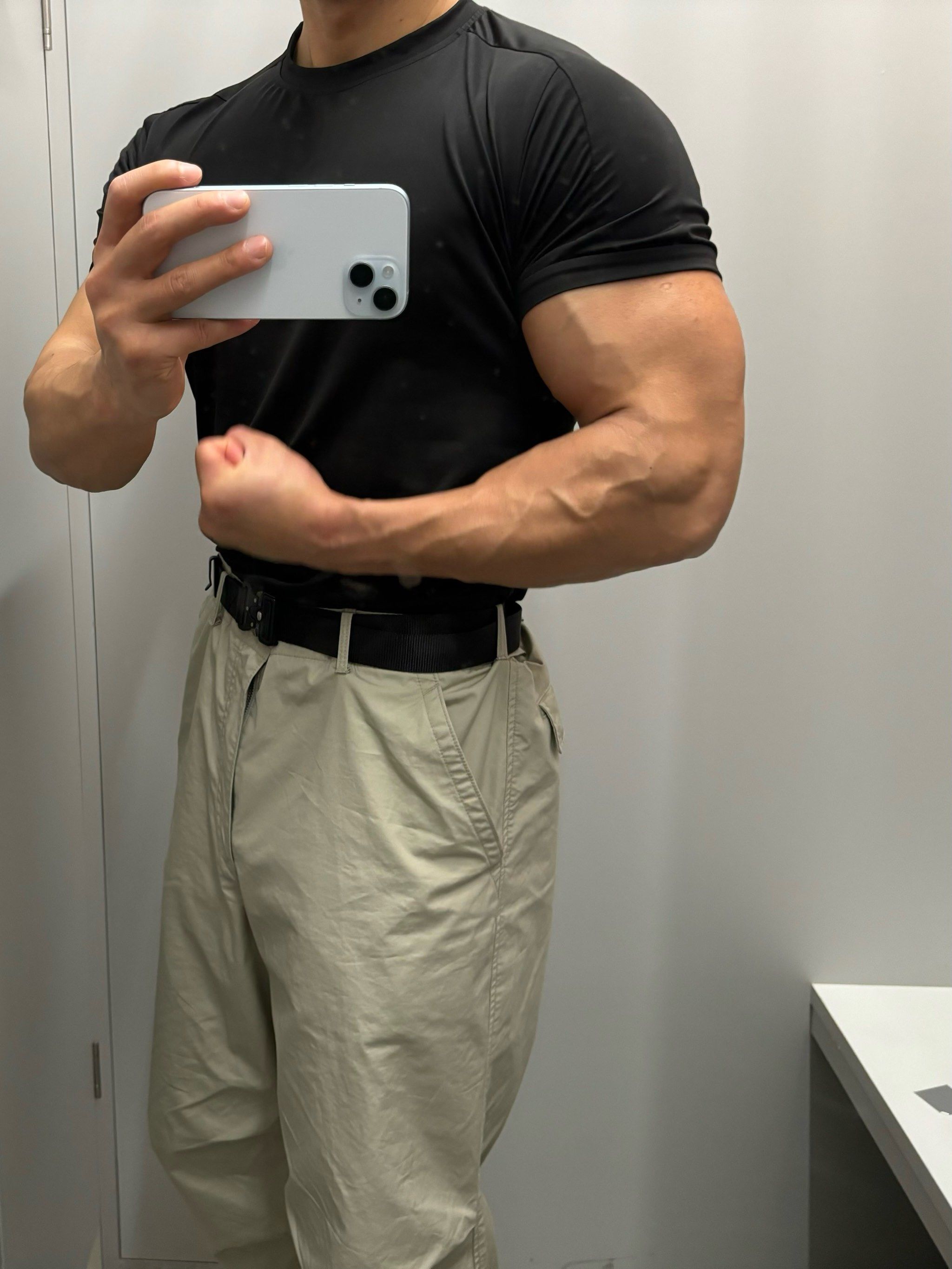 打卡 #我的健身日记 #最热门健身房 #见人不如健身 #手臂 #男友力手臂