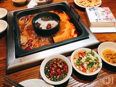 -老牌坊云南鱼豆花火锅(爱建店)