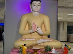 -班达拉奈克国际机场