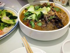 -镜泊湖酒家(兴华街金鼎店)