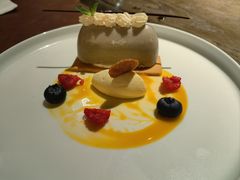 -蔚蓝阁餐厅·Brunch·牛排·威士忌·红酒