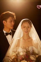 -伯爵婚纱摄影(光谷店)
