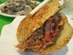 烧饼夹肉-老爆肚满五香烧牛羊肉