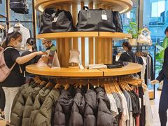 -lululemon(上海浦东IFC店)