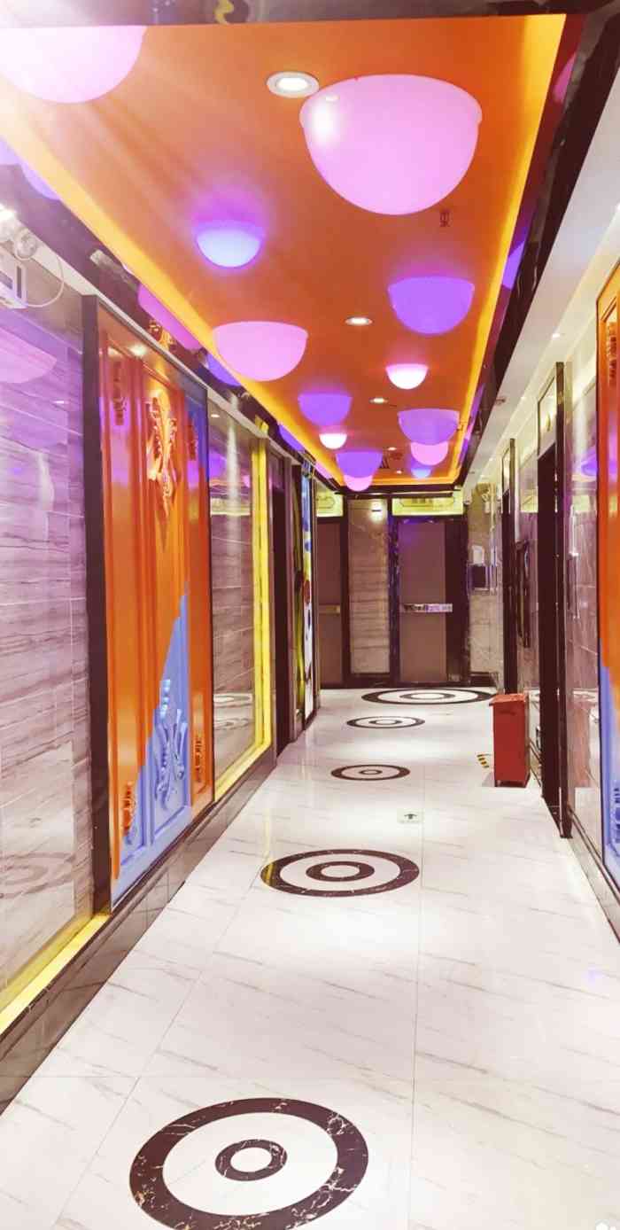 糖果ktv(澄海店)-"不喜欢,122这个包厢有点小,进去就味道.