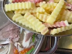 -老石黑山羊毛驴肉火锅(金凯广场店)
