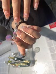 -UGIRL有个美甲