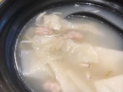 精肉小馄饨-小杨生煎(金山百联购物中心3楼店)