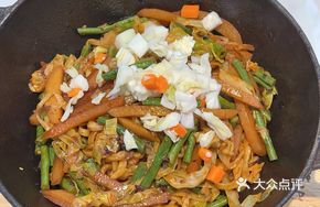 Lao Gan Ma Stove-Steamed Noodles