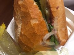 -Bánh Mì Huynh Hoa
