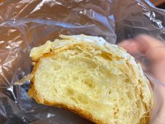 杏仁可颂-TIMO COFFEE 阿拉校园面包