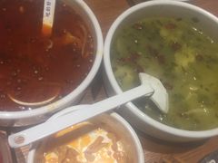 -渝是乎酸菜鱼(龙旗购物中心店)