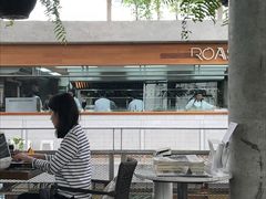 -ROAST coffee & eatery