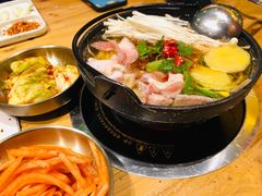 -河坝烧烤串城(虹桥中心店)