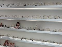 -美式眼镜·授权蔡司.依视路.尼康.豪雅.明月(南翔印象城店)