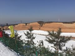 -采薇庄园四季滑雪场