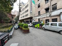 -静安寺修鞋修包修拉链