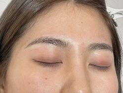 -一个差评成就的纹眉店
