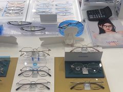 -三目眼镜·蔡司视觉合作店(青浦宝龙店)