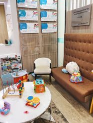 -睿宝儿科·眼科·口腔(静安大悦城门诊部)