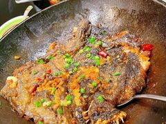 锅烧深海碟鱼头-大份-开海·红岛海鲜虾水饺(石老人店)
