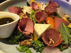 烤菌菇牛肉布里芝士沙拉-blue frog蓝蛙(长泰广场店)