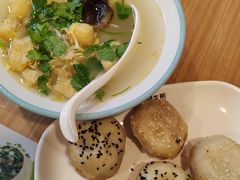 油豆腐百叶包粉丝汤-小杨生煎(黄河路店)